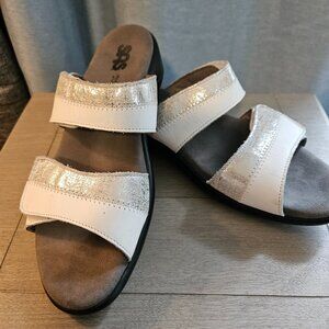 SAS Nudu Slide leather sandal 8.5 N white/silver Excellent condition!